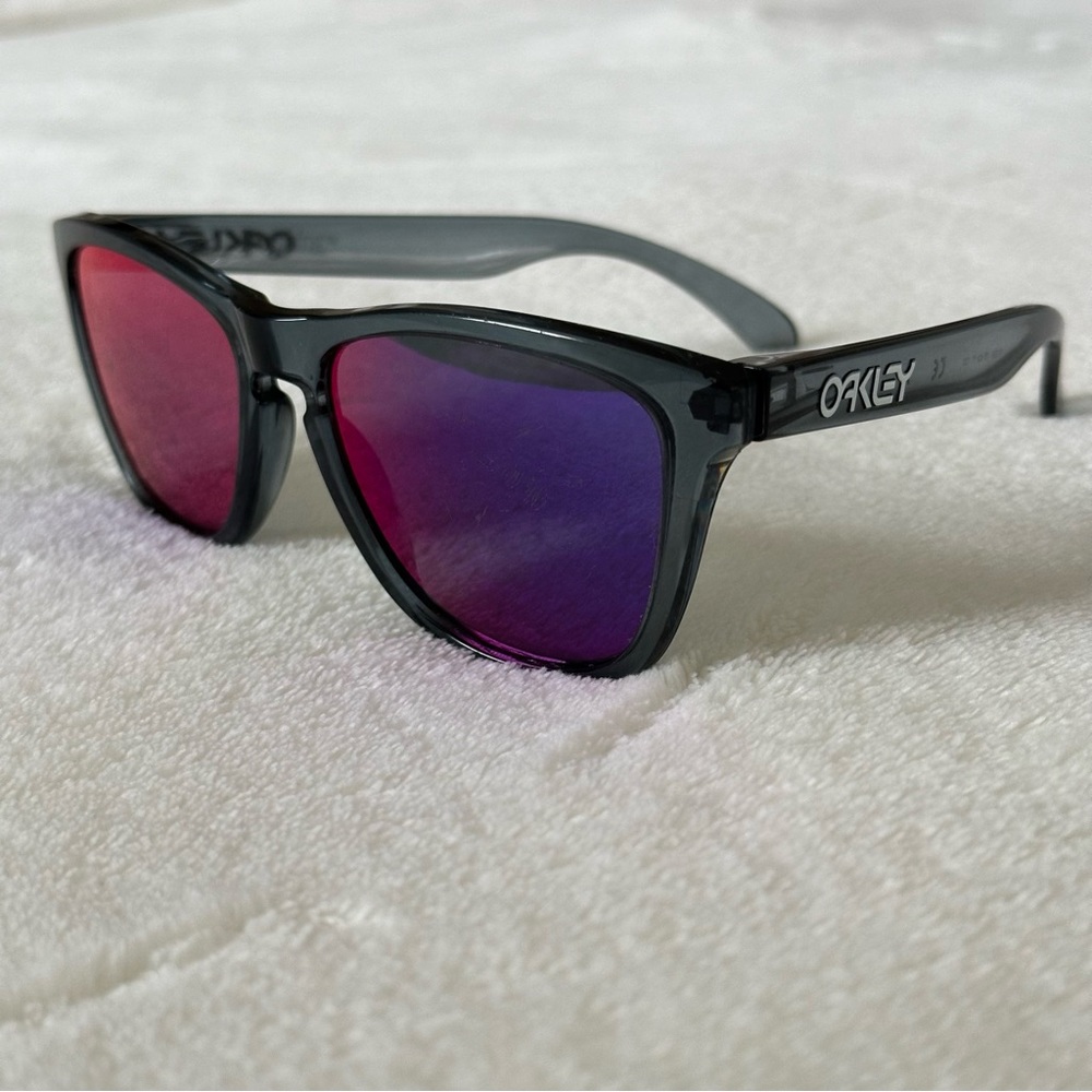 Oakley Frogskin Sunglasses in Crystal Black with Red Iridium lenses